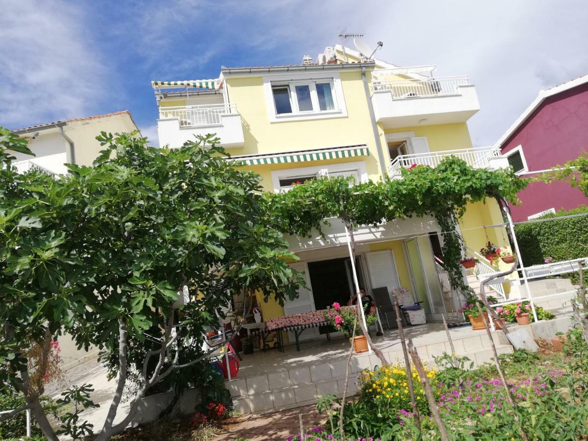 Apartmani Marija Primošten Екстериор снимка