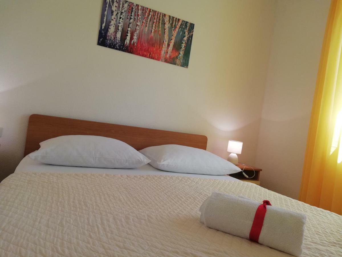 Apartmani Marija Primošten Екстериор снимка